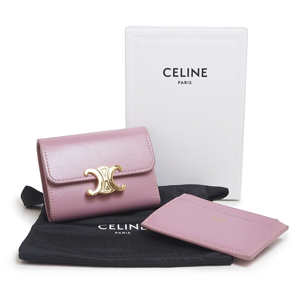 【未使用　展示品】セリーヌ CELINE コイン入れ付きコンパクトウォレット トリオンフ 三つ折り財布 シャイニーカーフスキン レザー ピンク ペタル  ゴールド金具 10I653DPV 箱付