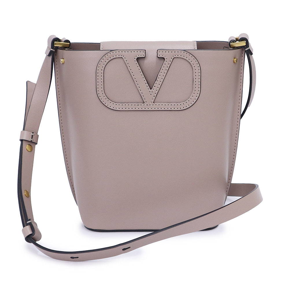 VALENTINO GARAVANIバッグ 外袋付き VALENTINO GARAVANIバッグ 外袋付きの通販はau PAY マーケット - 輸入