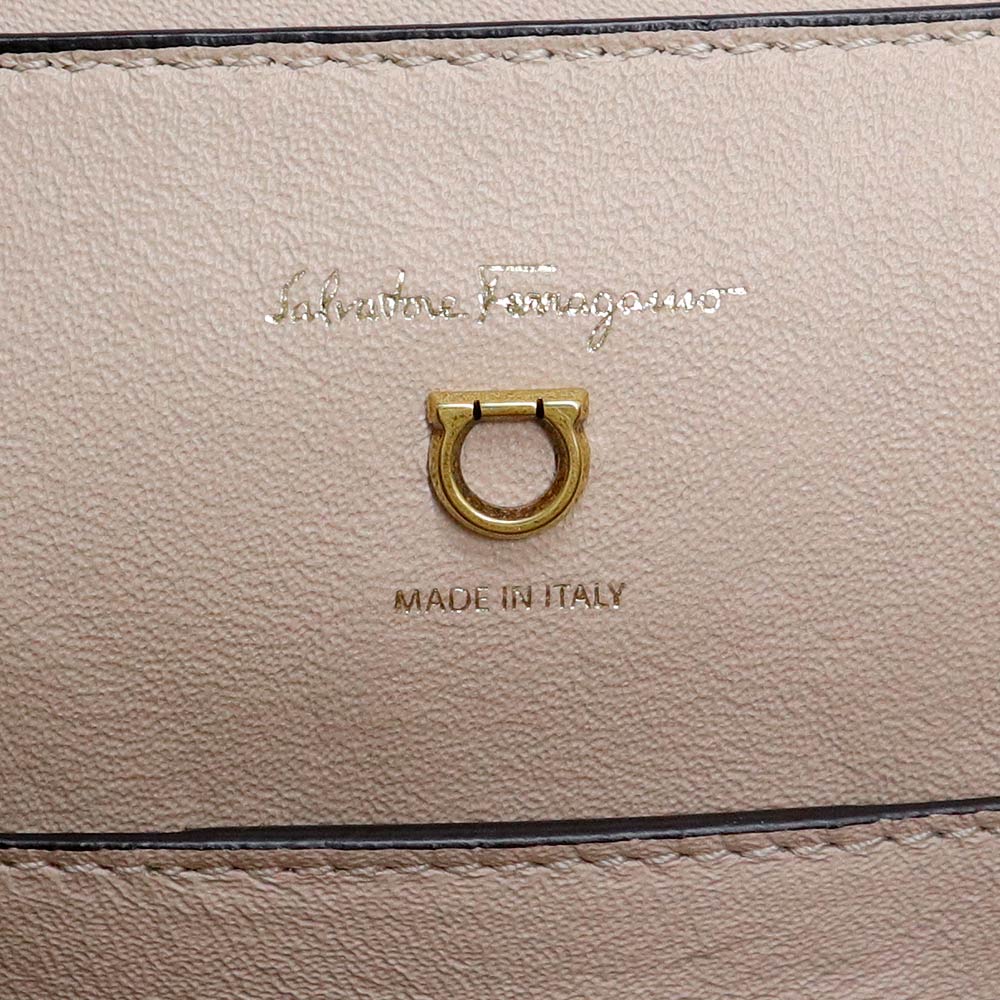 未使用 展示品】Salvatore Ferragamo サルヴァトーレフェラガモ FZ-21